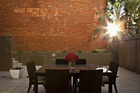 Brighton Bay Apartments - Accommodation Gladstone 0