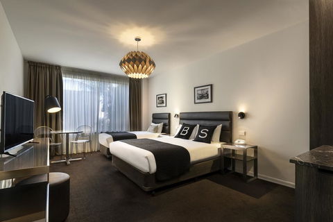 Brighton Savoy Hotel - Accommodation Gladstone 3
