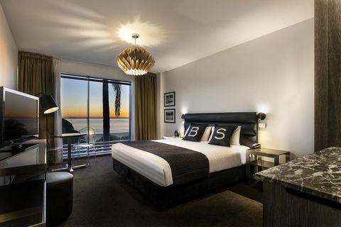 Brighton Savoy Hotel - Accommodation Gladstone 1