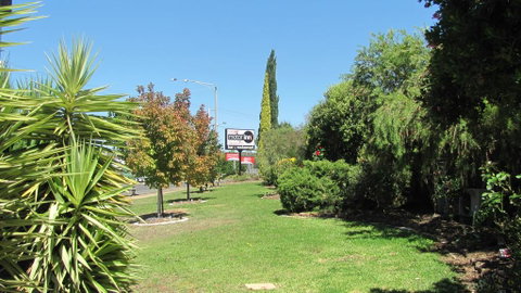 Bristol Hill Motor Inn & Peppa's Licensed Restaurant - Accommodation Gladstone 2
