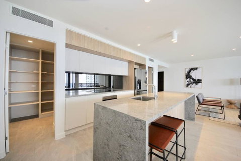 Broadbeach New Luxury Vue #17 Beach Views - Accommodation Gladstone 0