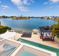 Broadbeach Waterfront Holiday House - Accommodation Gladstone