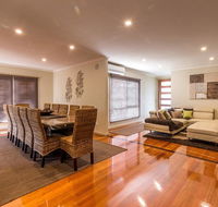 Broadwater By The Beach - With Heated Outdoor Spa - Accommodation Gladstone