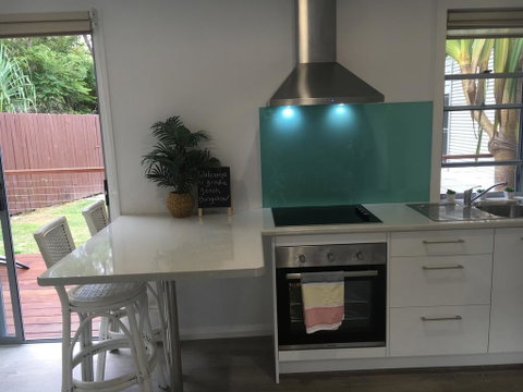 Brodie Beach Bungalow - Accommodation Gladstone 2