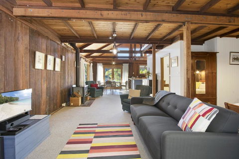 BROWNS COTTAGE - Accommodation Gladstone 3