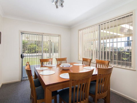 Bubsys Beach House At Pebbly - Accommodation Gladstone 2