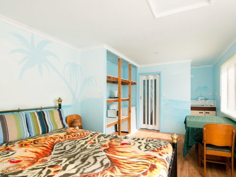 Bubsys Beach House At Pebbly - Accommodation Gladstone 3