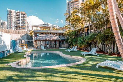 Budds In Surfers Backpackers - Accommodation Gladstone 0