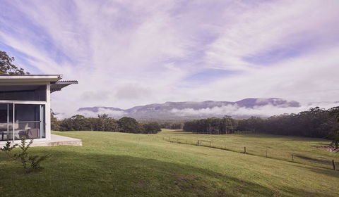 Bundaleer - Architect Designed, Stunning Views! - Accommodation Gladstone 2
