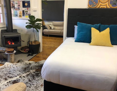 Bungalow@Tenterfield - Modern Vintage Luxury - Accommodation Gladstone 0