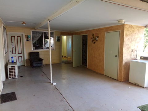Burt St Gardens - Accommodation Gladstone 2
