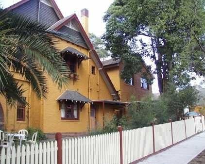 Burwood Bed And Breakfast - Accommodation Gladstone 0