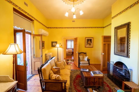 Buxton Manor - Accommodation Gladstone 3