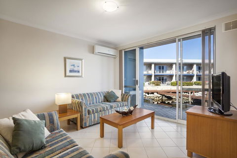 C Mandurah Resort & Serviced Apartments - Accommodation Gladstone 2