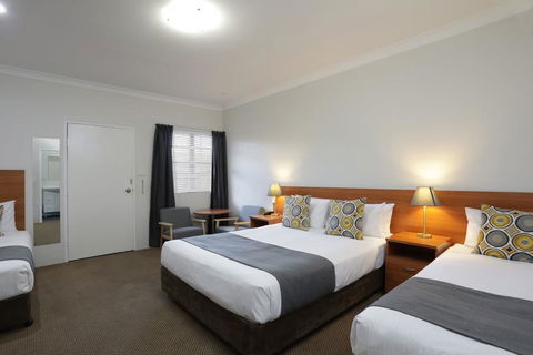 Cadman Motor Inn And Apartments - Accommodation Gladstone 2