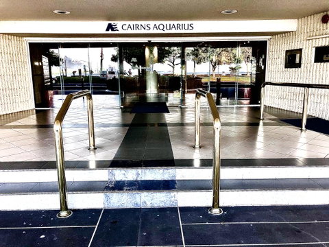 Cairns Apartment Esplanade Ocean Views - Accommodation Gladstone 3