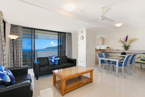 Cairns Ocean View Apartment - Accommodation Gladstone 3