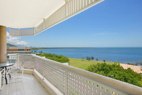 Cairns Ocean View Apartment - Accommodation Gladstone 1