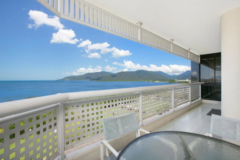 Cairns Ocean View Apartment - Accommodation Gladstone 0