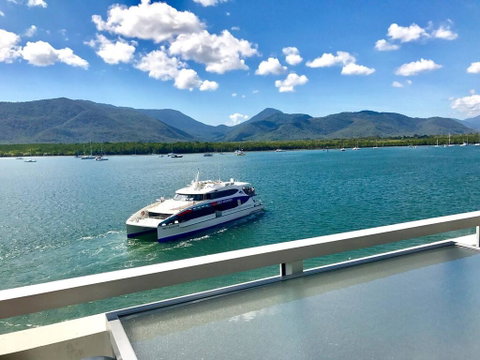 Cairns Waterfront - Harbourlights - Accommodation Gladstone 1
