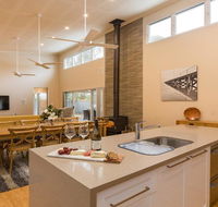 Callala Breeze - access to indoor community pool - Accommodation Gladstone