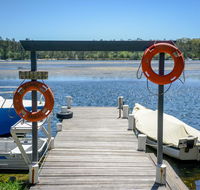 Calm Waters Waterfront Cottages - Accommodation Gladstone