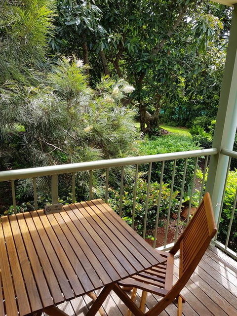 Camelot Cottages - Accommodation Gladstone 3