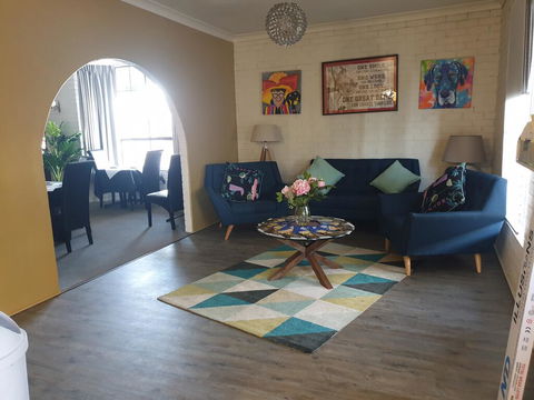 Cameo Inn Motel - Accommodation Gladstone 1