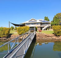 Campbell 7 - Large Queenslander on Maroochy River - Accommodation Gladstone