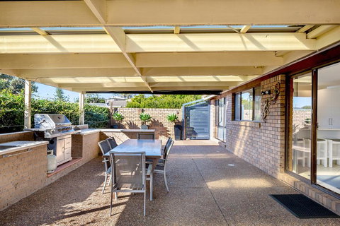 Campbell Avenue, 28 - Accommodation Gladstone 0