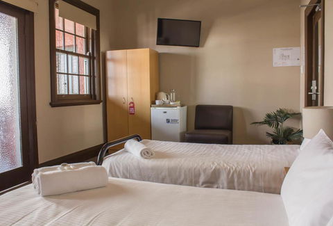Campsie Hotel - Accommodation Gladstone 3