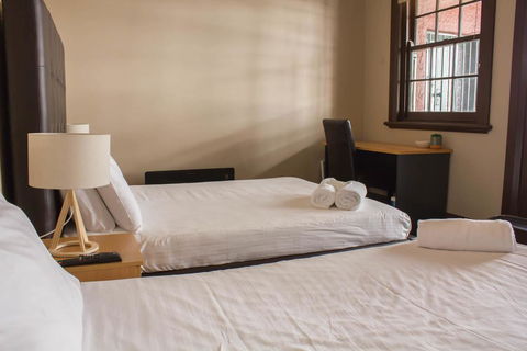 Campsie Hotel - Accommodation Gladstone 1