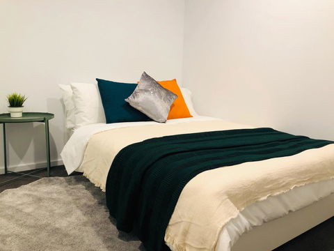 Canberra CBD Apartment 2BR 2BA 1Carpark - Accommodation Gladstone 2