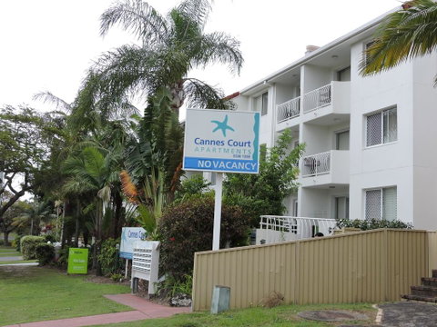 Cannes Court Apartments - Accommodation Gladstone 1