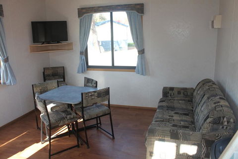 Capital Country Holiday Park - Accommodation Gladstone 2