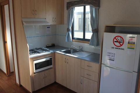 Capital Country Holiday Park - Accommodation Gladstone 3
