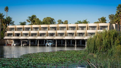 Capri Waters Country Club - Accommodation Gladstone 0