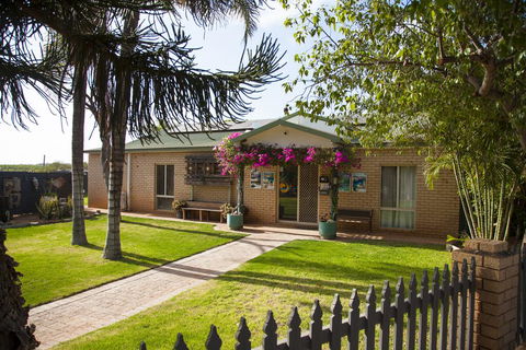 Capricorn Holiday Park - Accommodation Gladstone 0