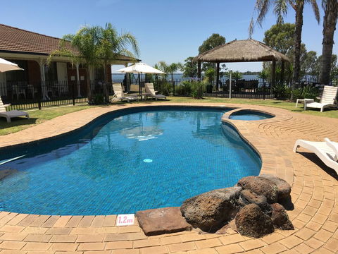 Capricorn Motor Inn - Accommodation Gladstone 0