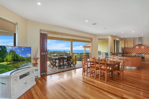 Captain's Retreat - Accommodation Gladstone 0