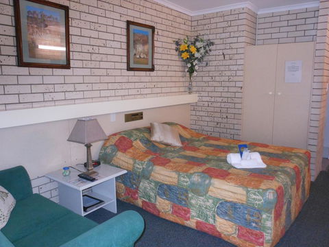 Cara Motel - Accommodation Gladstone 3