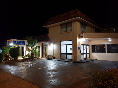 Caravilla Motor Inn - Accommodation Gladstone 0
