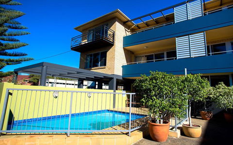 Caribbean Motel - Accommodation Gladstone 0