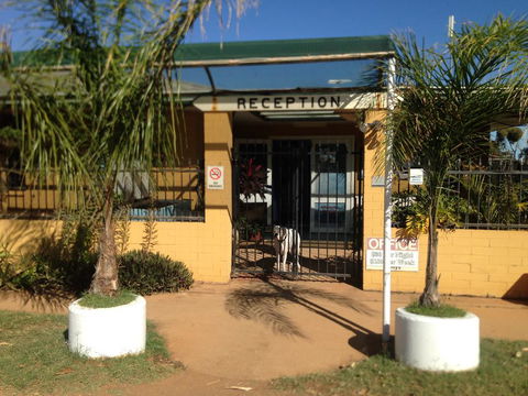 Carnarvon Caravan Park - Accommodation Gladstone 2