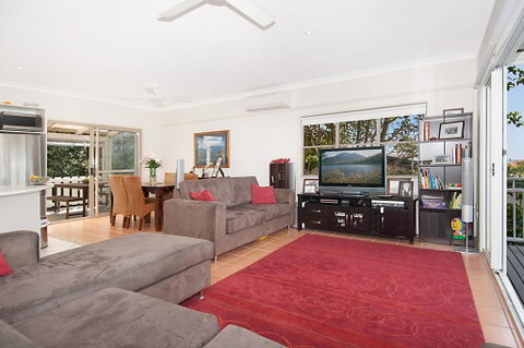 Carolyn's Beach House - Accommodation Gladstone 3