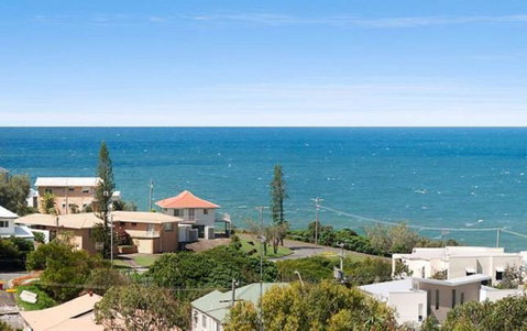 Carolyn's Beach House - Accommodation Gladstone 0