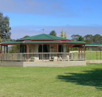 Carolynnes Cottages - Accommodation Gladstone