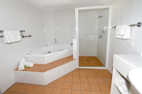 Carriers Arms Hotel Motel - Accommodation Gladstone 1