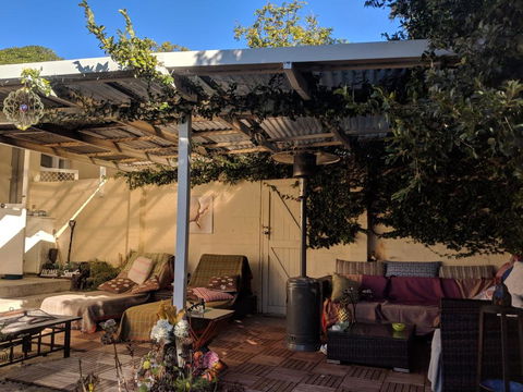 Casa De Sapo A Room In House With A Private Garden - Accommodation Gladstone 1