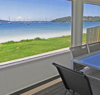 Casa Martins' 219 Foreshore Drive - Absolute Waterfront House - Accommodation Gladstone